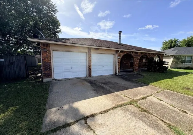 Photo 2 of Sale Pending at 36 Ramon Via, Harvey, LA 70058 | MLS# 2567877 | Listing updated on 2026-09-26