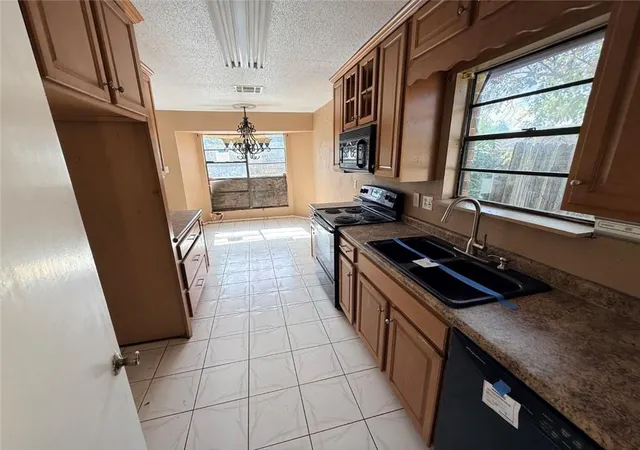 Photo 4 of Sale Pending at 36 Ramon Via, Harvey, LA 70058 | MLS# 2567877 | Listing updated on 2026-09-26