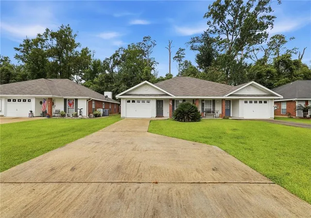 Homes for sale in Ponchatoula, LA | 819 Eden Oaks Dr, Ponchatoula, LA 70454 | MLS# 2567982