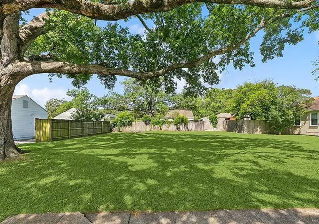 Homes for sale in Metairie, LA | 1016 Lillian St, Metairie, LA 70001 | MLS# 2567990