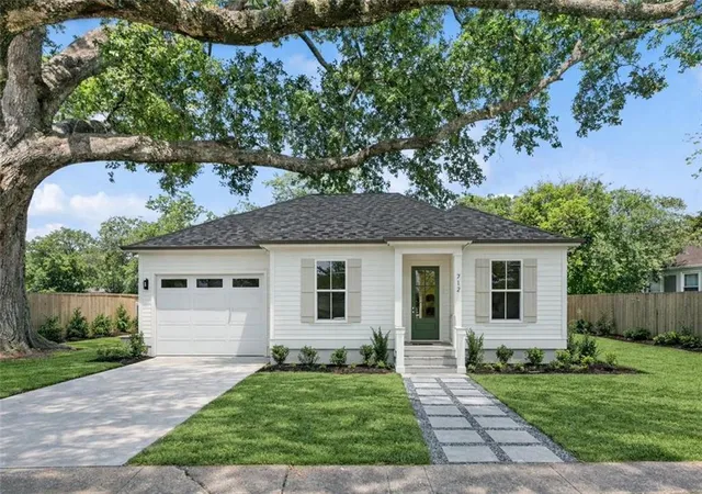 Homes for sale in Metairie, LA | 1016 Lillian St, Metairie, LA 70001 | MLS# 2567990