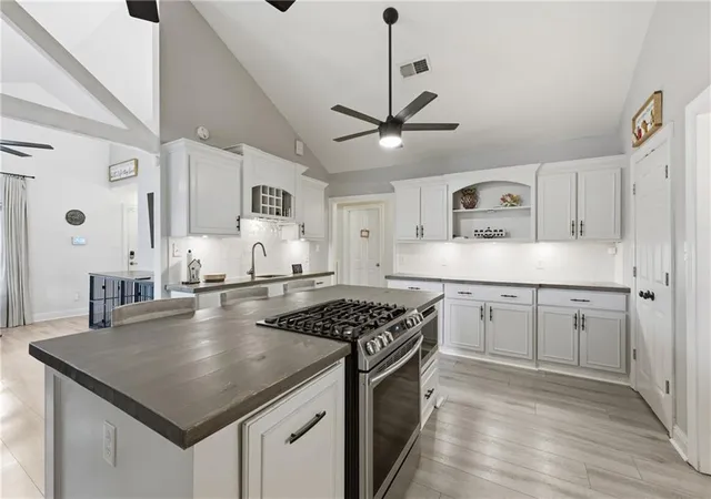 3rd image of 537 Oak St, Marrero, LA 70072 | MLS# 2567994
