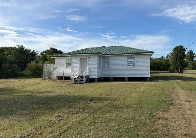 Photo 3 of Single family home for sale at 37261 Highway 23, Buras, LA 70041 | MLS# 2567743 | Listing updated on 2026-07-23