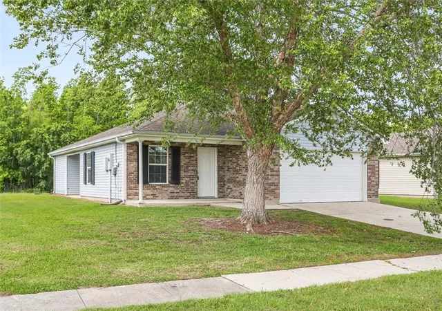 Homes for sale in Westwego, LA | 33 Clifford St, Westwego, LA 70094 | MLS# 2567723