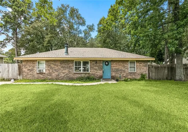 1st image of 70439 6th St, Covington, LA 70433 | MLS# 2567156