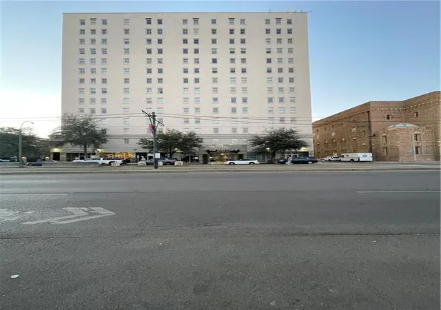 2nd image of 1205 St Charles Ave #814, New Orleans, LA 70130 | MLS# 2568109