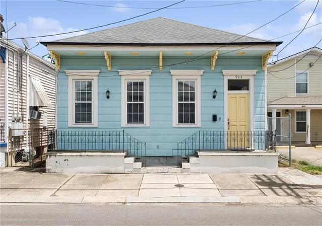1st image of 924 N Miro St, New Orleans, LA 70119 | MLS# 2566906