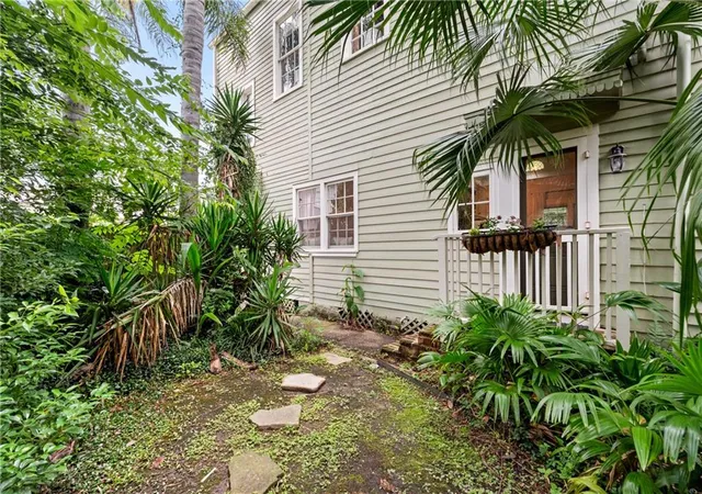 2nd image of 2033 Coliseum St, New Orleans, LA 70130