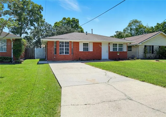 Photo 2 of Single family home for sale at 125 Melvyn Dr, Belle Chasse, LA 70037 | MLS# 2567943 | Listing updated on 2026-07-17