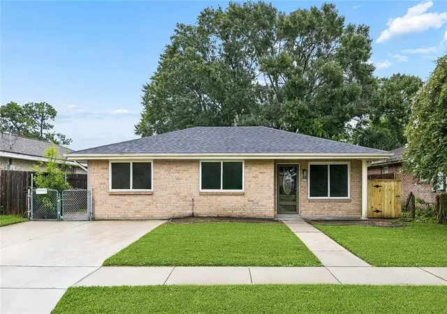 Photo 1 of Single family home for sale at 2417 N Sibley St, Metairie, LA 70003 | MLS# 2558335 | Listing updated on 2026-08-27