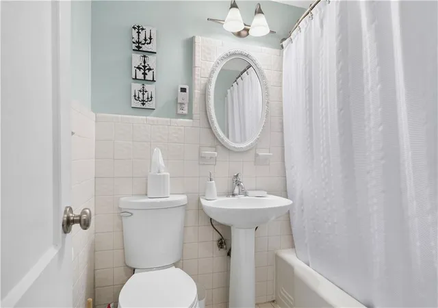 3rd image of 1205 St Charles Ave #1212, New Orleans, LA 70130 | MLS# 2568039