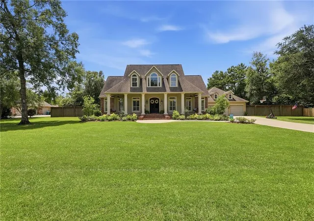 Homes for sale in Ponchatoula, LA | 19 Weldon Cir, Ponchatoula, LA 70454 | MLS# 2568219