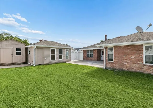 Homes for sale in Kenner, LA | 3305 Grandlake Blvd, Kenner, LA 70065 | MLS# 2568057