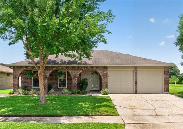 1st image of 2177 S Glencove Ln, Gretna, LA 70056 | MLS# 2567368