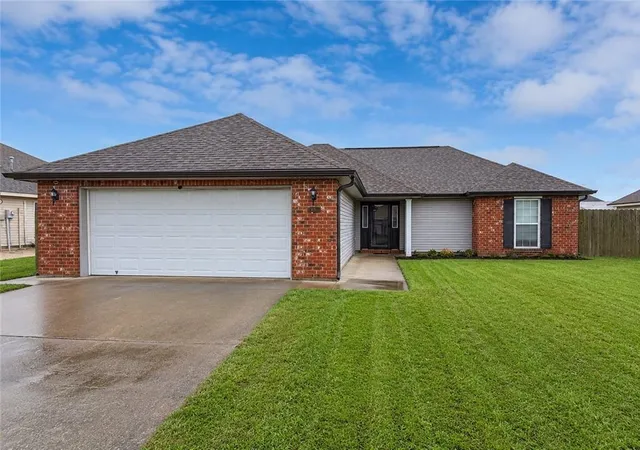 Homes for sale in Houma, LA | 310 Dawes St, Houma, LA 70363 | MLS# 2568311
