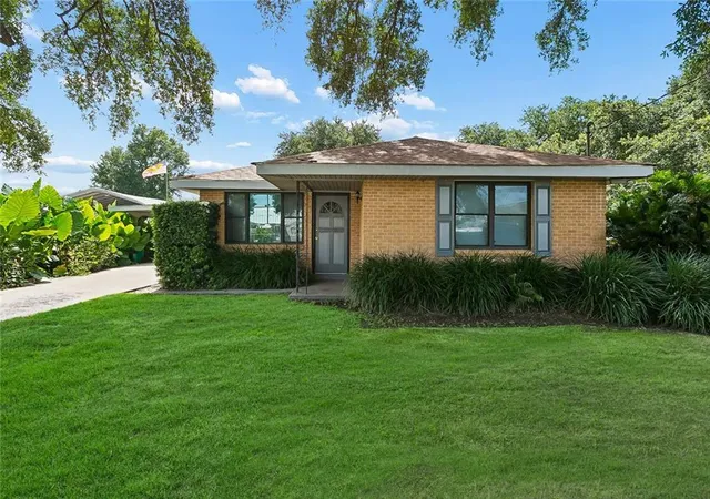 Homes for sale in Kenner, LA | 921 Minden St, Kenner, LA 70062 | MLS# 2568306