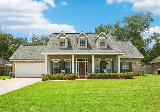 1st image of 1386 S Ridge Dr, Mandeville, LA 70448 | MLS# 2563132