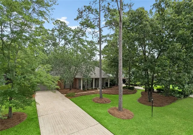 4th image of 106 Blue Heron Dr, Mandeville, LA 70471 | MLS# 2567314