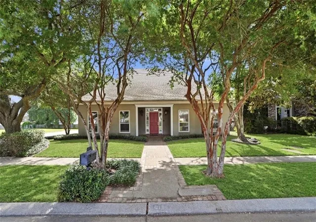 Photo 1 of Single family home for sale at 612 Hesper Ave, Metairie, LA 70005 | MLS# 2568365 | Listing updated on 2026-08-29