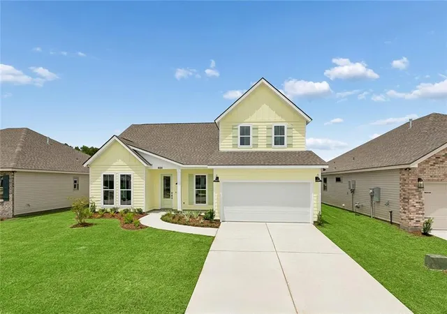 Photo 3 of Single family home for sale at 928 Laurel Oaks Dr, Westwego, LA 70094 | MLS# 2568350 | Listing updated on 2026-08-29
