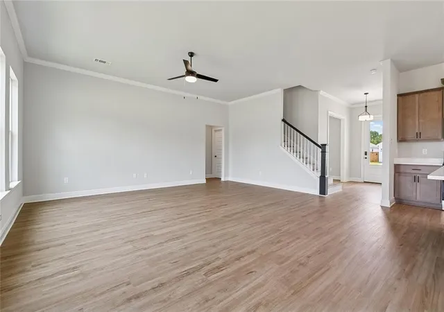 Photo 4 of Single family home for sale at 928 Laurel Oaks Dr, Westwego, LA 70094 | MLS# 2568350 | Listing updated on 2026-08-29