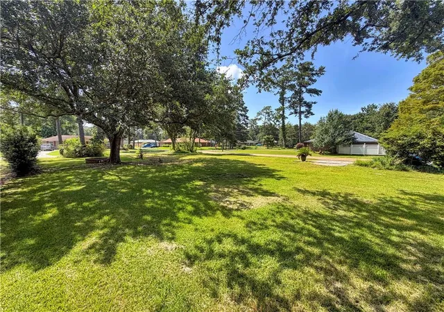 1st image of 113 Walnut St, Mandeville, LA 70471 | MLS# 2568403