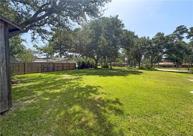 3rd image of 113 Walnut St, Mandeville, LA 70471 | MLS# 2568403