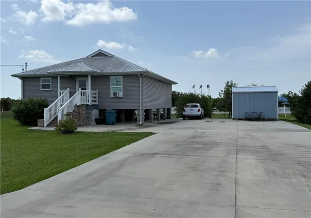Photo 2 of Single family home for sale at 211 Old Safari Hts St, Cut Off, LA 70345 | MLS# 2568436 | Listing updated on 2026-07-20