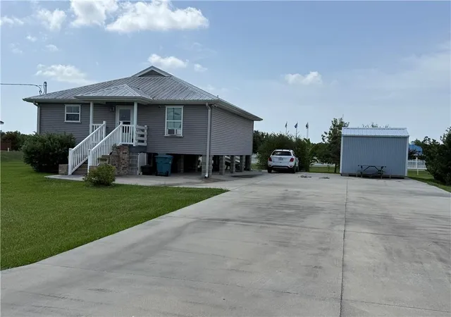 Photo 2 of Single family home for sale at 211 Old Safari Hts St, Cut Off, LA 70345 | MLS# 2568436 | Listing updated on 2026-07-20