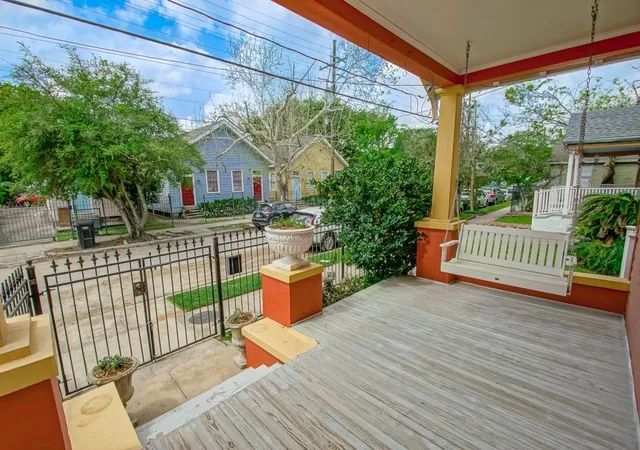 4th image of 7719 Oak St, New Orleans, LA 70118 | MLS# 2562461