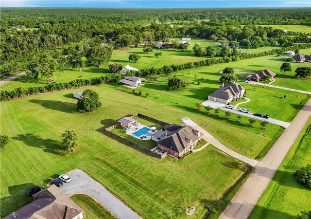 3rd image of 117 Highland Crest Dr, Covington, LA 70435 | MLS# 2568290