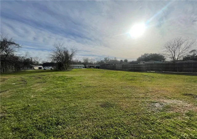 3rd image of 2912 Riverbend Dr, Violet, LA 70092 | MLS# 2568565
