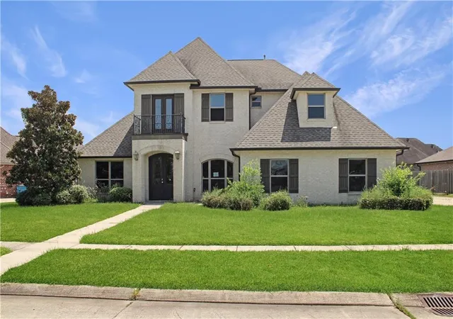 Photo 1 of Sale Pending at 405 Lac Verret Dr, Luling, LA 70070 | MLS# 2568644 | Listing updated on 2026-08-28