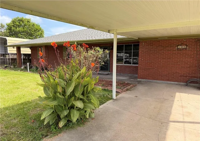 Photo 2 of Single family home for sale at 105 Kappa St, Belle Chasse, LA 70037 | MLS# 2565770 | Listing updated on 2026-07-22