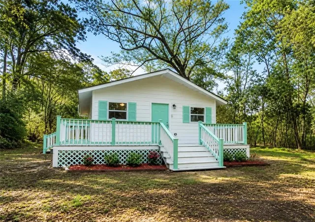 1st image of 1027 Lafayette St, Mandeville, LA 70448 | MLS# 2568615