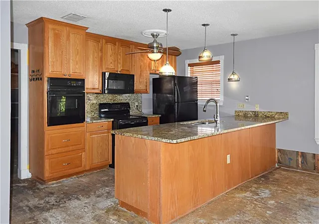 Homes for sale in Kenner, LA | 324 Pellerin Dr, Kenner, LA 70065 | MLS# 2568683