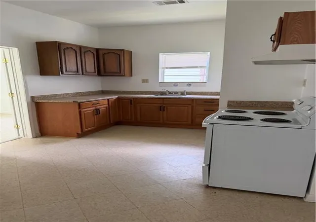 Photo 3 of Single family home for sale at 610 E Church St, Hammond, LA 70401 | MLS# 2568576 | Listing updated on 2026-07-24
