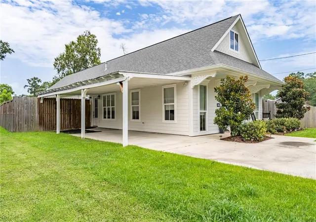 28th image of 208 E Pecan St, Ponchatoula, LA 70454 | MLS# 2567910