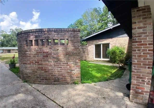 2nd image of 1326 Charwood Dr, Bogalusa, LA 70427 | MLS# 2568686