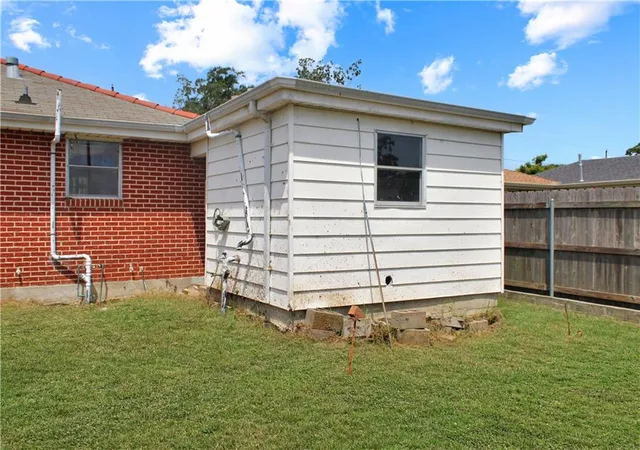 Homes for sale in Metairie, LA | 1701 Kent Ave, Metairie, LA 70001 | MLS# 2568745