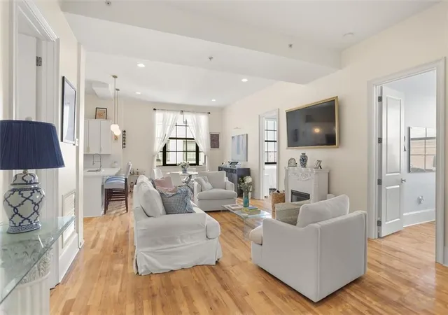 2nd image of 1201 Canal St #427, New Orleans, LA 70112 | MLS# 2568463