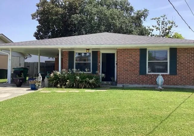 Homes for sale in Metairie, LA | 5009 Burke Dr, Metairie, LA 70003 | MLS# 2568486