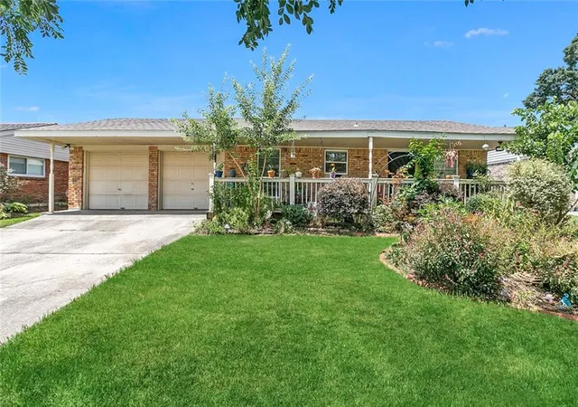 Homes for sale in Metairie, LA | 6613 Ithaca St, Metairie, LA 70003 | MLS# 2568764