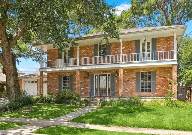 Homes for sale in Metairie, LA | 1240 Papworth Ave, Metairie, LA 70005 | MLS# 2567371