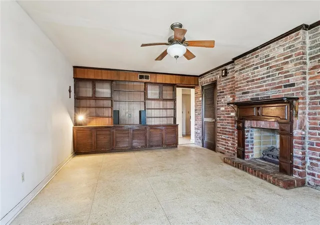 Homes for sale in Metairie, LA | 1240 Papworth Ave, Metairie, LA 70005 | MLS# 2567371