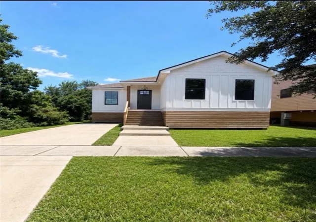 1st image of 1713 Tennessee St, New Orleans, LA 70117 | MLS# 2568141