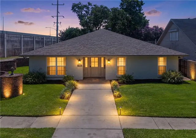 Photo 2 of Single family home for sale at 5679 Bellaire Dr, New Orleans, LA 70124 | MLS# 2567753 | Listing updated on 2026-09-01
