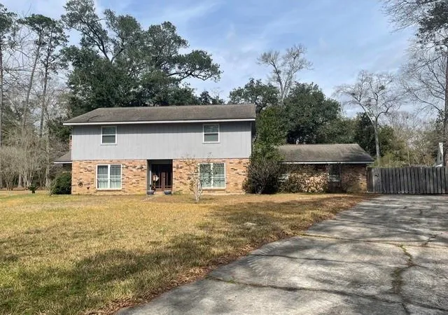 1st image of 945 Winona Dr, Mandeville, LA 70471 | MLS# 2568880