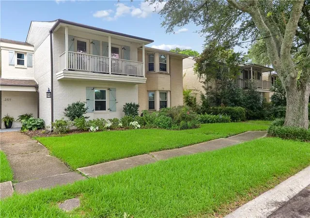 Homes for sale in Metairie, LA | 351 Lake Ave, Metairie, LA 70005 | MLS# 2568442