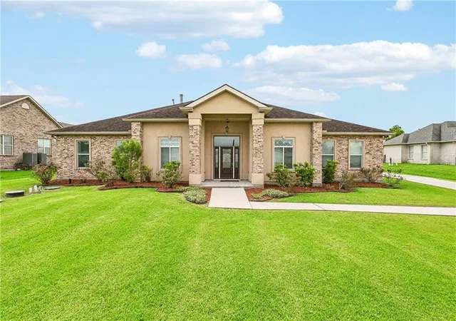 1st image of 181 Latigue Rd, Westwego, LA 70094 | MLS# 2568719